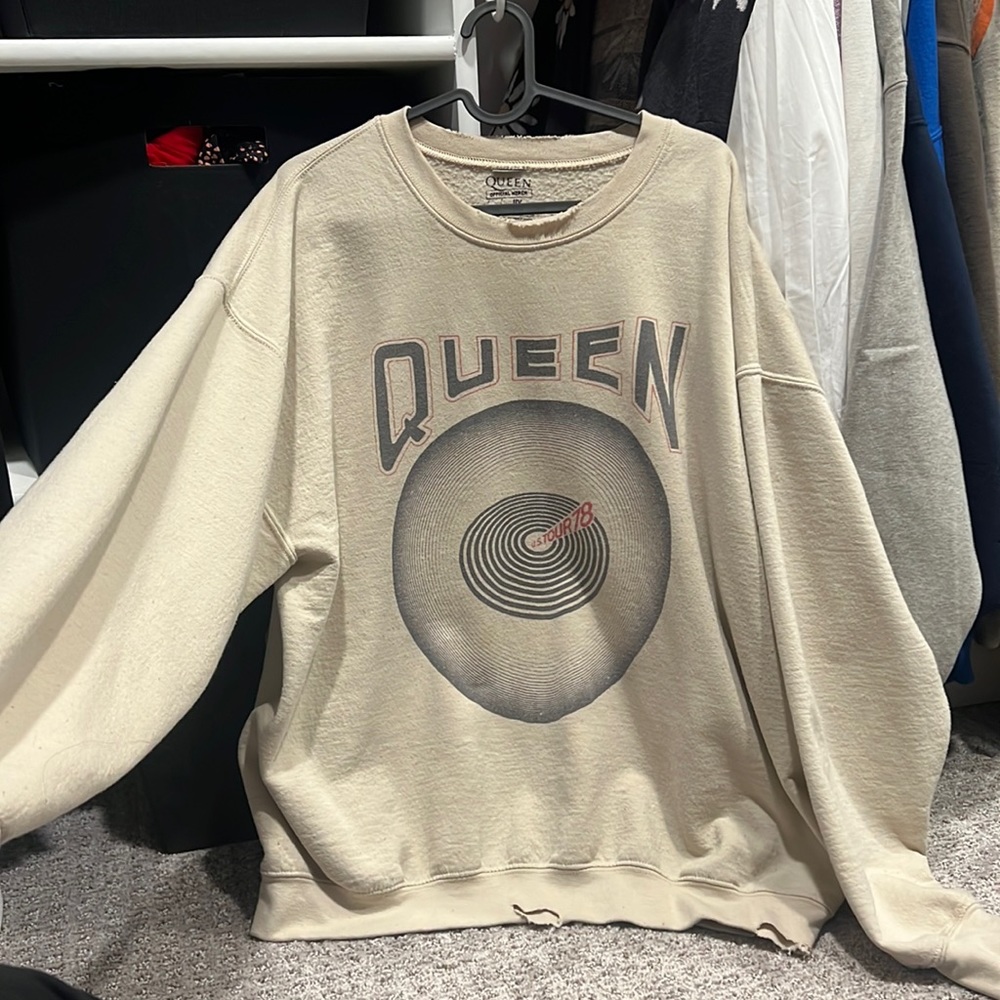 Vintage feel Queen sweatshirt